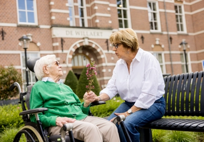 Een bloemetje als blijk van waardering
